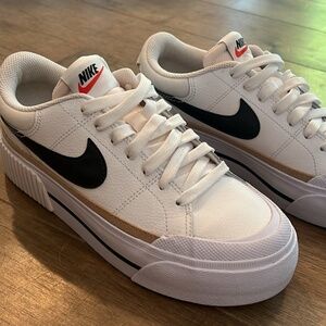 Nike Court Legacy Lift